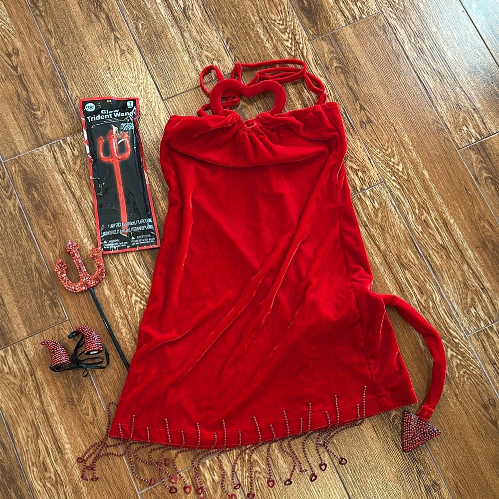 Sexy Devil dress costume women’s SM6-8 crystal horns & tail, sequined pitchfork